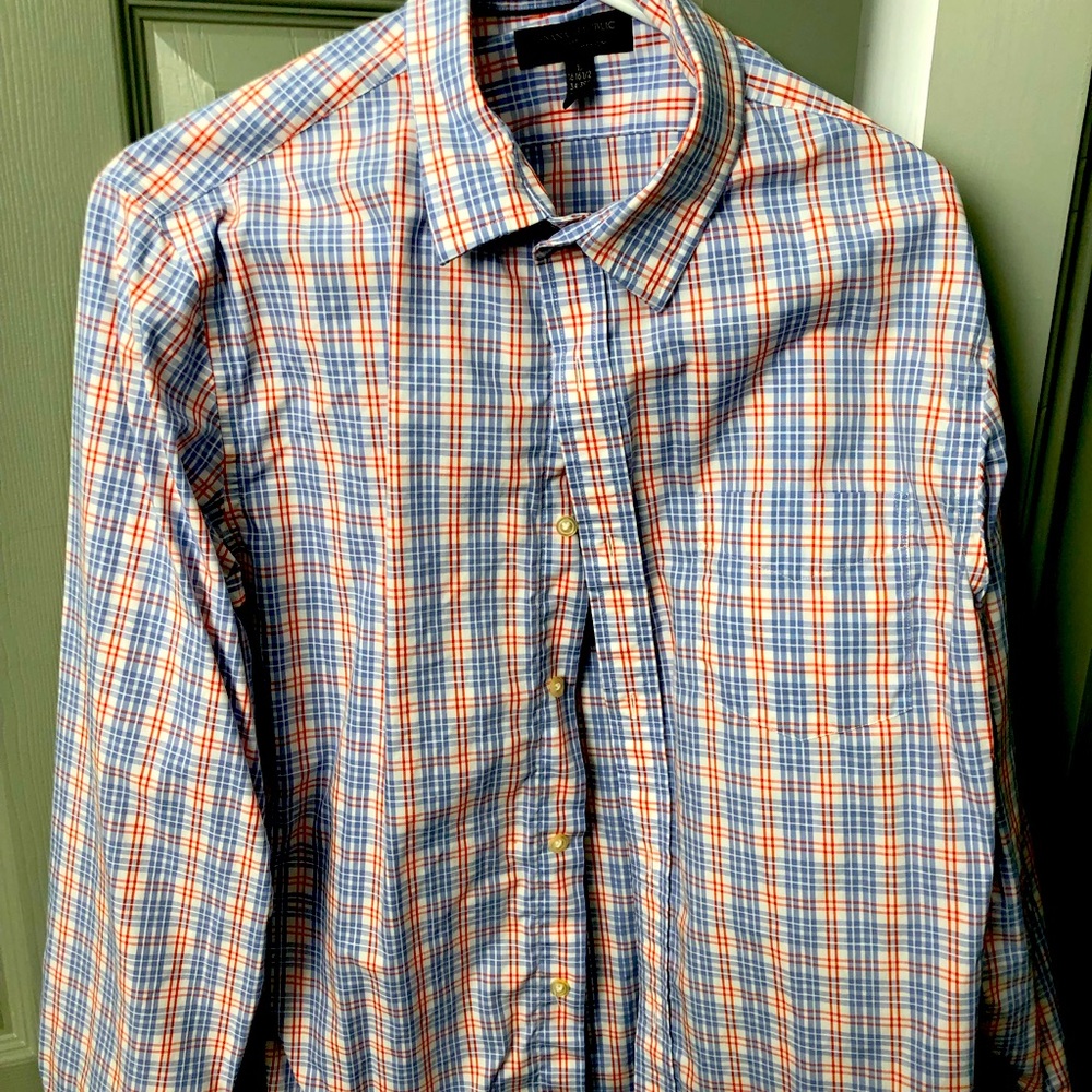 Mens large banana republic non iron tailored slim fit.